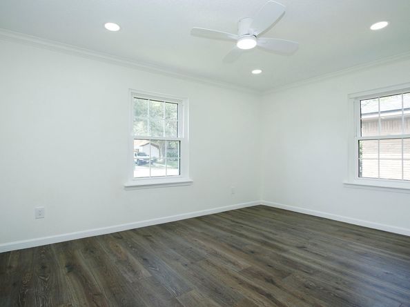 5313 De Lange Lane, Houston TX 77092