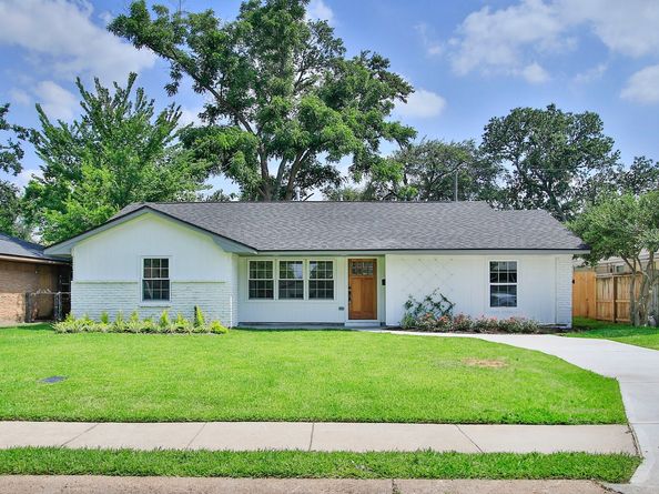 5313 De Lange Lane, Houston TX 77092