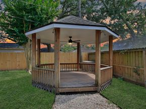 5313 De Lange Lane, Houston TX 77092