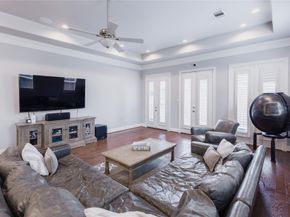 1425 Knox Street, Houston TX 77007