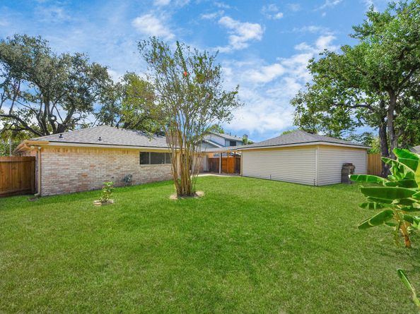 6222 Vicki John Drive, Houston TX 77096