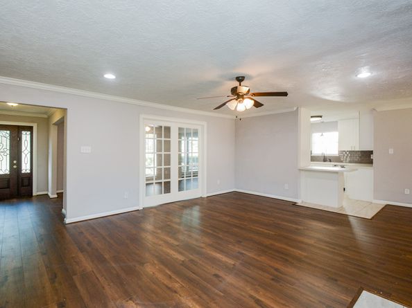 11610 Cypresswood Drive, Houston TX 77070