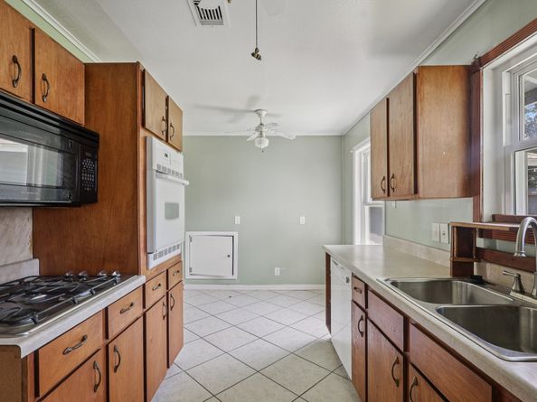 8630 Anacortes Street, Houston TX 77061