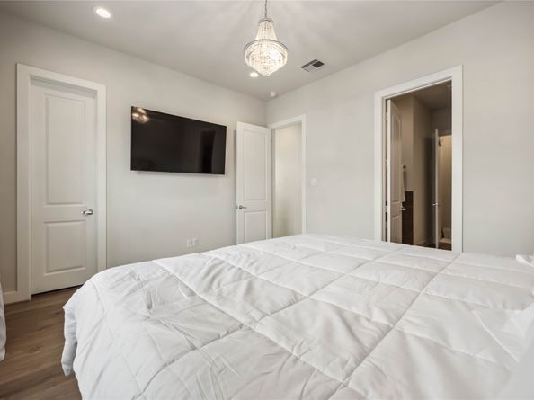 9504 Retriever Way, Houston TX 77055