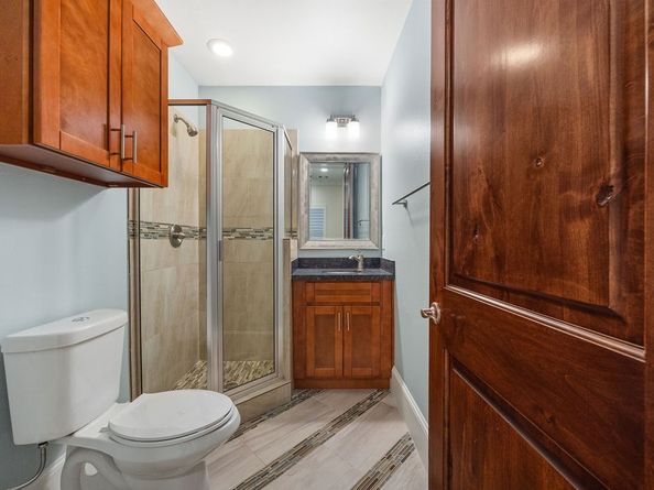 2020 Sabine Street, Houston TX 77007