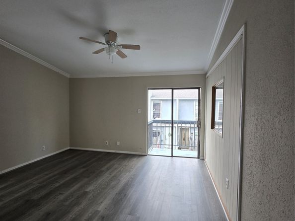 9550 Deering Drive 408, Houston TX 77036