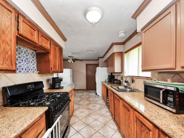 6714 Addicks Clodine Road, Houston TX 77083
