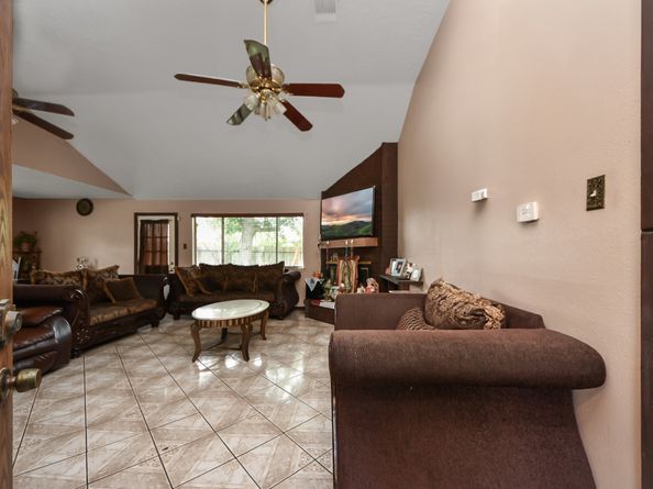 6714 Addicks Clodine Road, Houston TX 77083