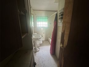 6022 Belarbor Street, Houston TX 77033