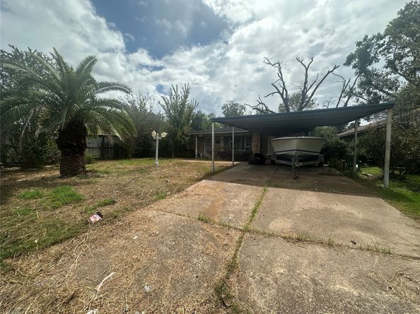 6022 Belarbor Street, Houston TX 77033