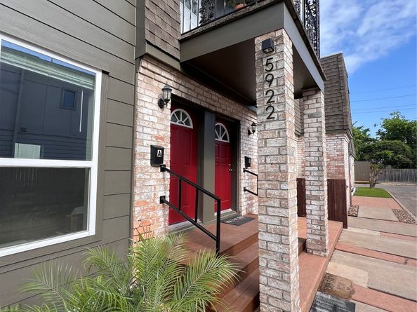 5922 Fairdale Lane, Houston TX 77057