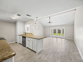 11427 Hillcroft Avenue, Houston TX 77035