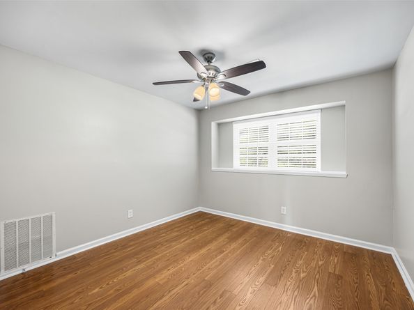 11427 Hillcroft Avenue, Houston TX 77035