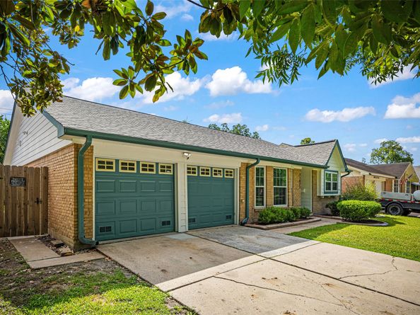 11427 Hillcroft Avenue, Houston TX 77035