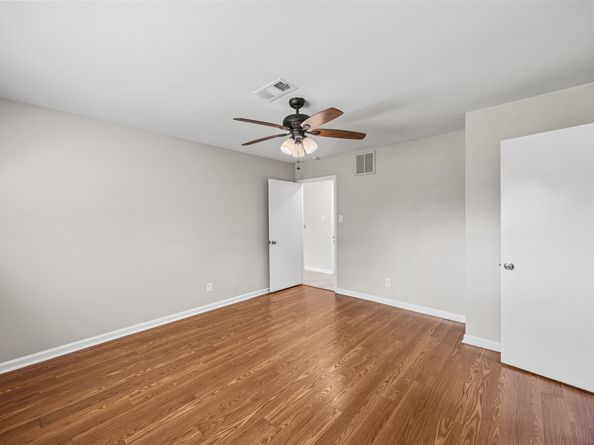 11427 Hillcroft Avenue, Houston TX 77035