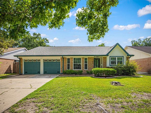 11427 Hillcroft Avenue, Houston TX 77035