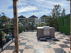 214 Welch Street, Houston TX 77006