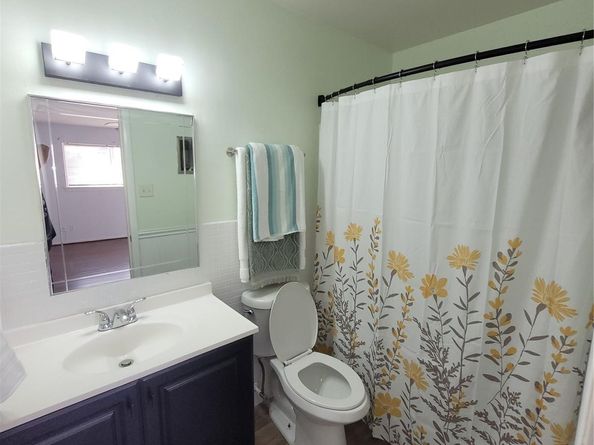 7213 Beechnut Street D, Houston TX 77074