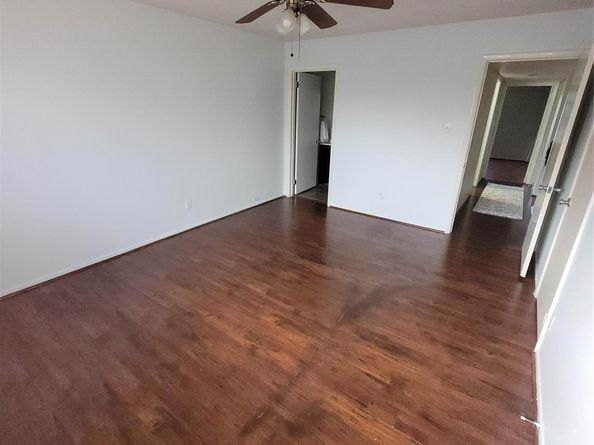 7213 Beechnut Street D, Houston TX 77074