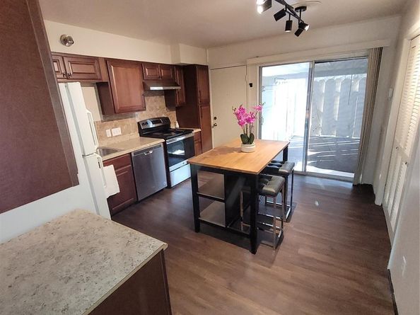 7213 Beechnut Street D, Houston TX 77074