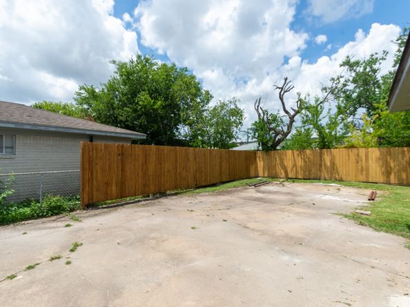 9119 Barton Street, Houston TX 77075