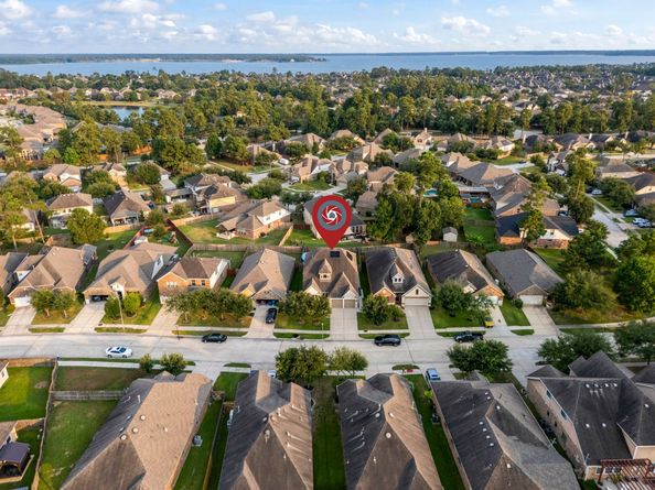 16918 Lake Willowby Lane, Houston TX 77044