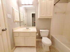 5439 Emerald Pointe Lane, Sugar Land TX 77479