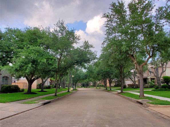 5439 Emerald Pointe Lane, Sugar Land TX 77479