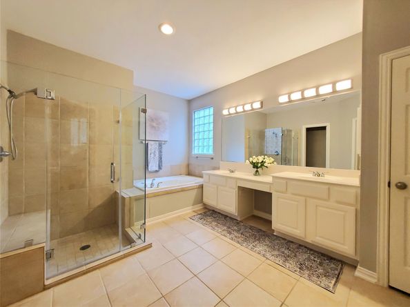 5439 Emerald Pointe Lane, Sugar Land TX 77479