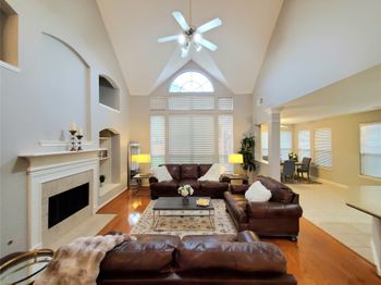 5439 Emerald Pointe Lane