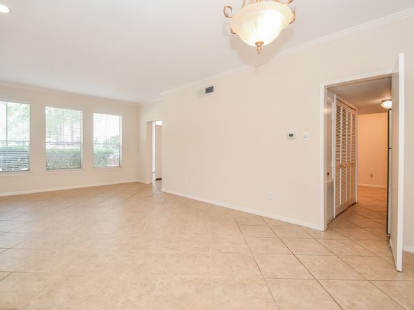 2100 Tanglewilde Street 169, Houston TX 77063