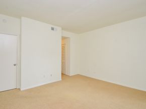 2100 Tanglewilde Street 169, Houston TX 77063
