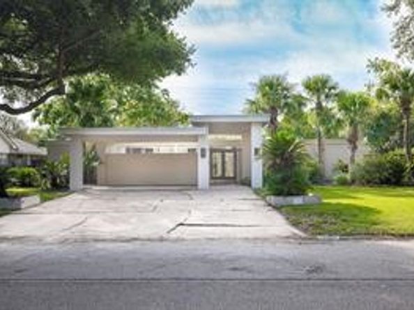 10211 Willowgrove Drive, Houston TX 77035
