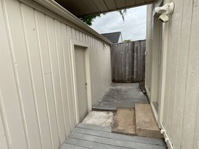 1912 Trixie Lane, Houston TX 77042