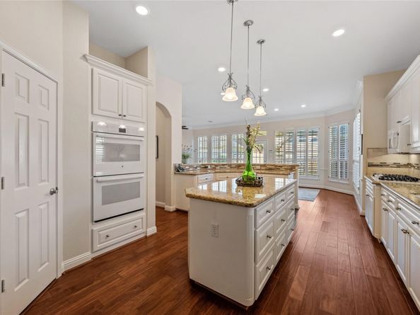 2510 Pebble Stream Court, Kingwood TX 77345