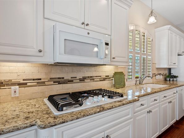2510 Pebble Stream Court, Kingwood TX 77345