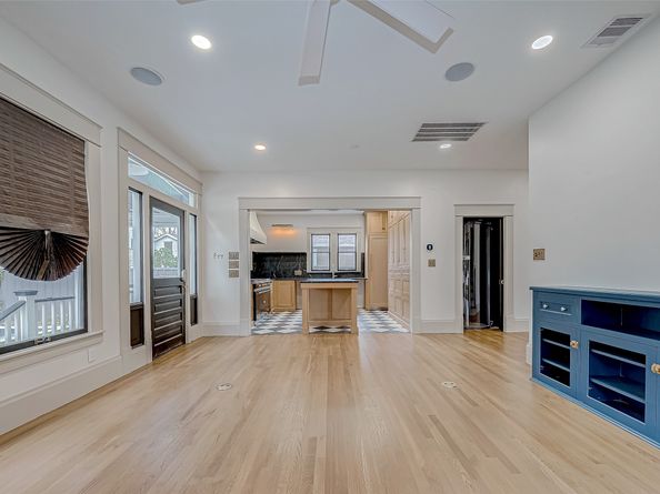 1109 Rutland Street, Houston TX 77008