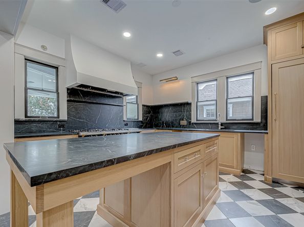 1109 Rutland Street, Houston TX 77008