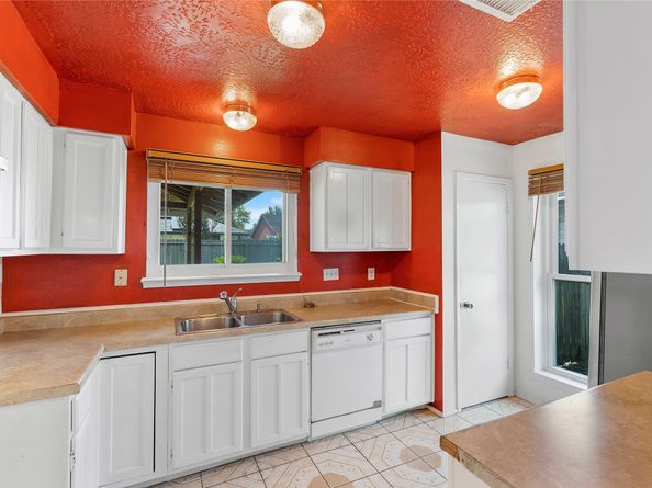 13410 S Thorntree Drive, Houston TX 77015