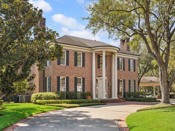 3665 Knollwood Street, Houston TX 77019
