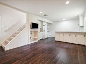 3665 Knollwood Street, Houston TX 77019