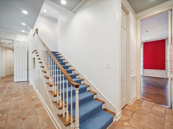 3665 Knollwood Street, Houston TX 77019