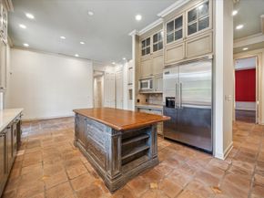 3665 Knollwood Street, Houston TX 77019