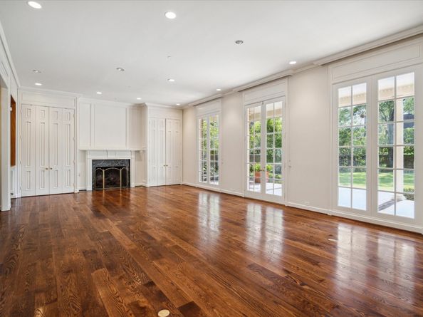 3665 Knollwood Street, Houston TX 77019