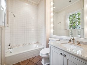 3665 Knollwood Street, Houston TX 77019