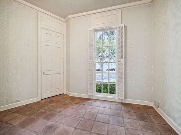 3665 Knollwood Street, Houston TX 77019