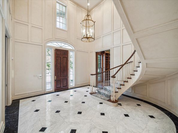3665 Knollwood Street, Houston TX 77019