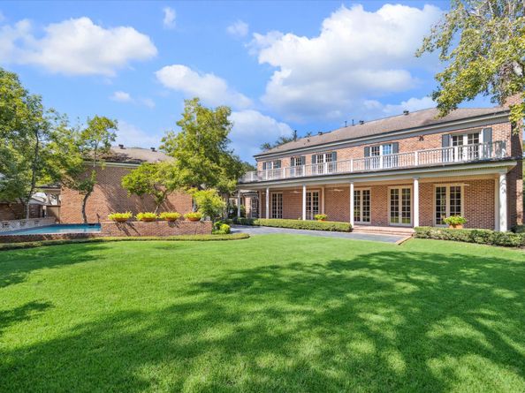 3665 Knollwood Street, Houston TX 77019