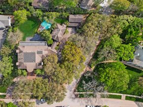 3665 Knollwood Street, Houston TX 77019