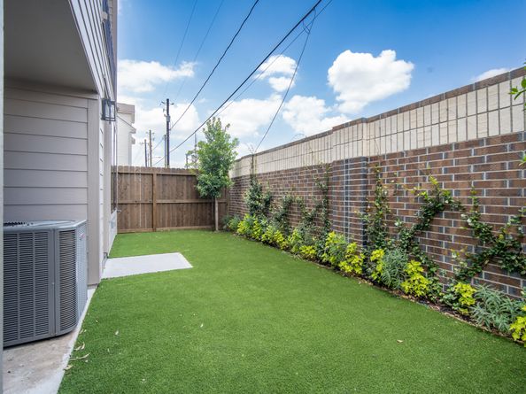 1715 Bologna Lane, Houston TX 77055